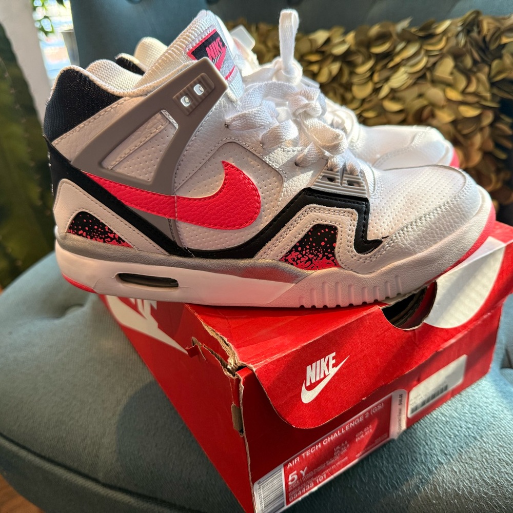Nike Air Tech Challenge 2